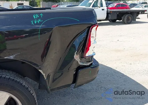 2019 Ram 1500 Classic Express 4X2 5'7 Box z USA, uszkodzony, nr VIN 1C6RR6KT0KS538879